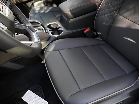 New 2026 GMC Canyon Denali image 10