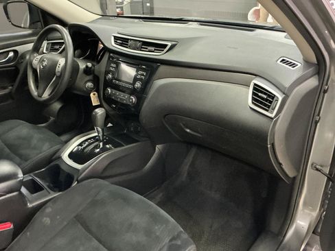 Used 2016 Nissan Rogue S AWD/4WD image 25