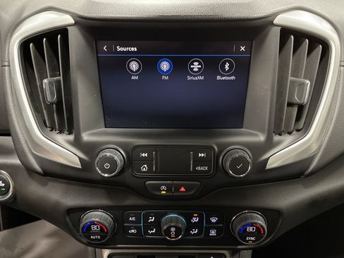 Used 2024 GMC Terrain SLT image 22