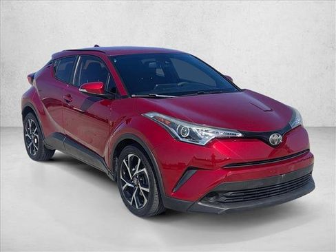 Used 2018 Toyota C-HR XLE FWD image 3