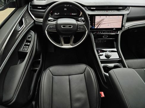 New 2026 Jeep Grand Cherokee L Limited AWD/4WD image 9