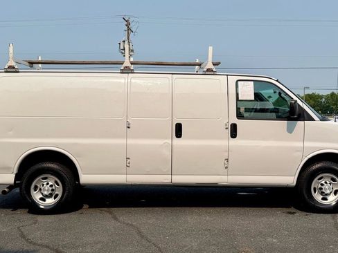 Used 2019 Chevrolet Express 2500 Extended RWD image 5