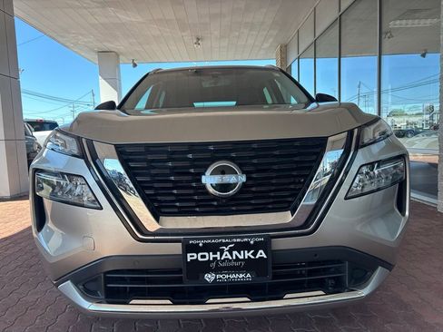 Used 2023 Nissan Rogue Platinum FWD image 3