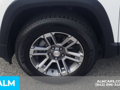 Used 2025 GMC Terrain Elevation AWD/4WD image 12