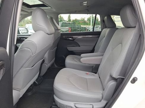 Used 2020 Toyota Highlander Limited AWD/4WD image 24