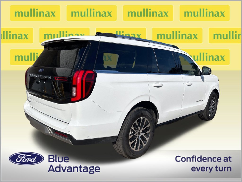 Used 2025 Ford Expedition Platinum AWD/4WD image 2