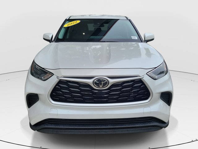 Used 2022 Toyota Highlander L FWD image 2