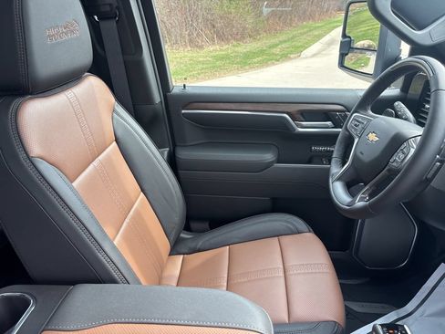 New 2026 Chevrolet Silverado 1500 High Country AWD/4WD image 46