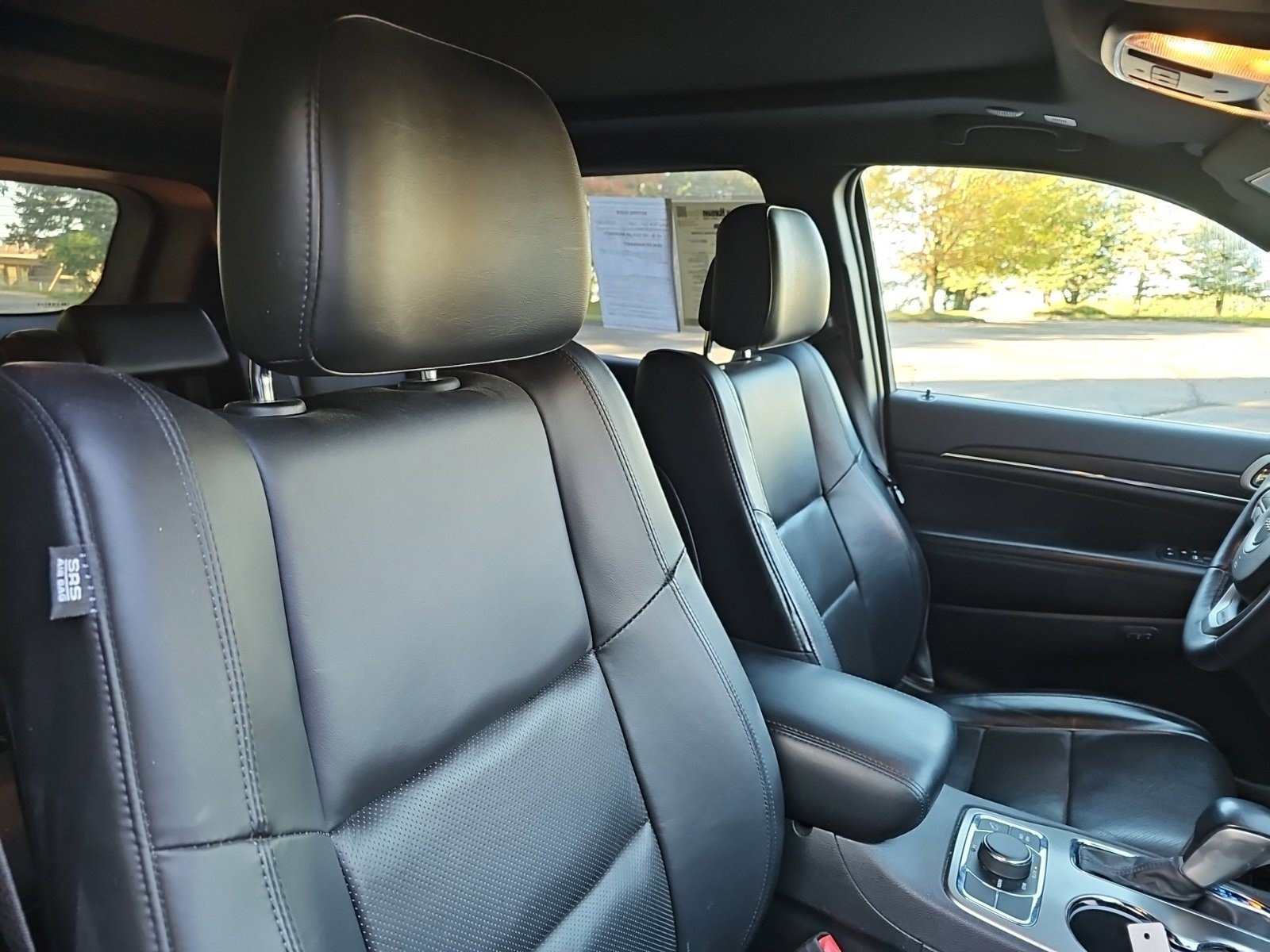 Used 2020 Jeep Grand Cherokee Limited w/ Luxury Group II AWD/4WD image 11