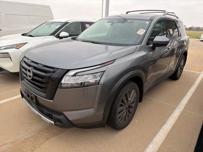 Used 2024 Nissan Pathfinder SL w/ SL Premium Package