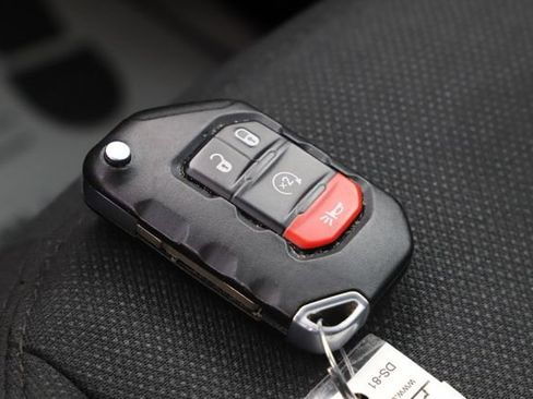 Used 2020 Jeep Gladiator Sport w/ Quick Order Package 24S image 32