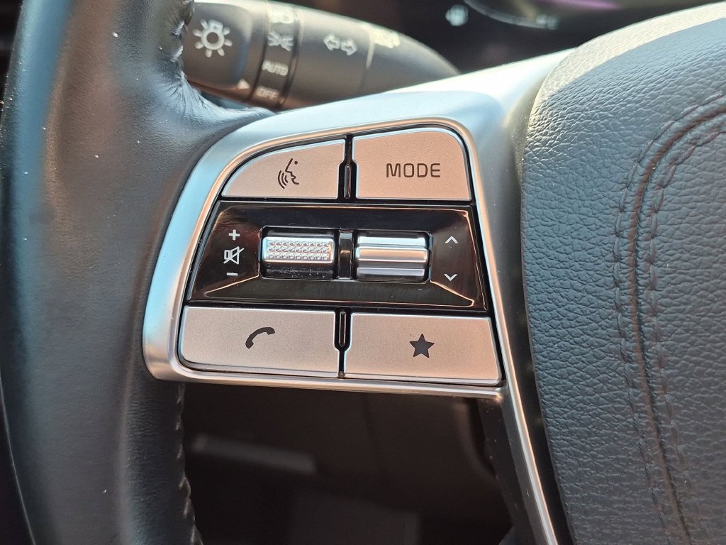 Used 2025 Kia Telluride S FWD image 19
