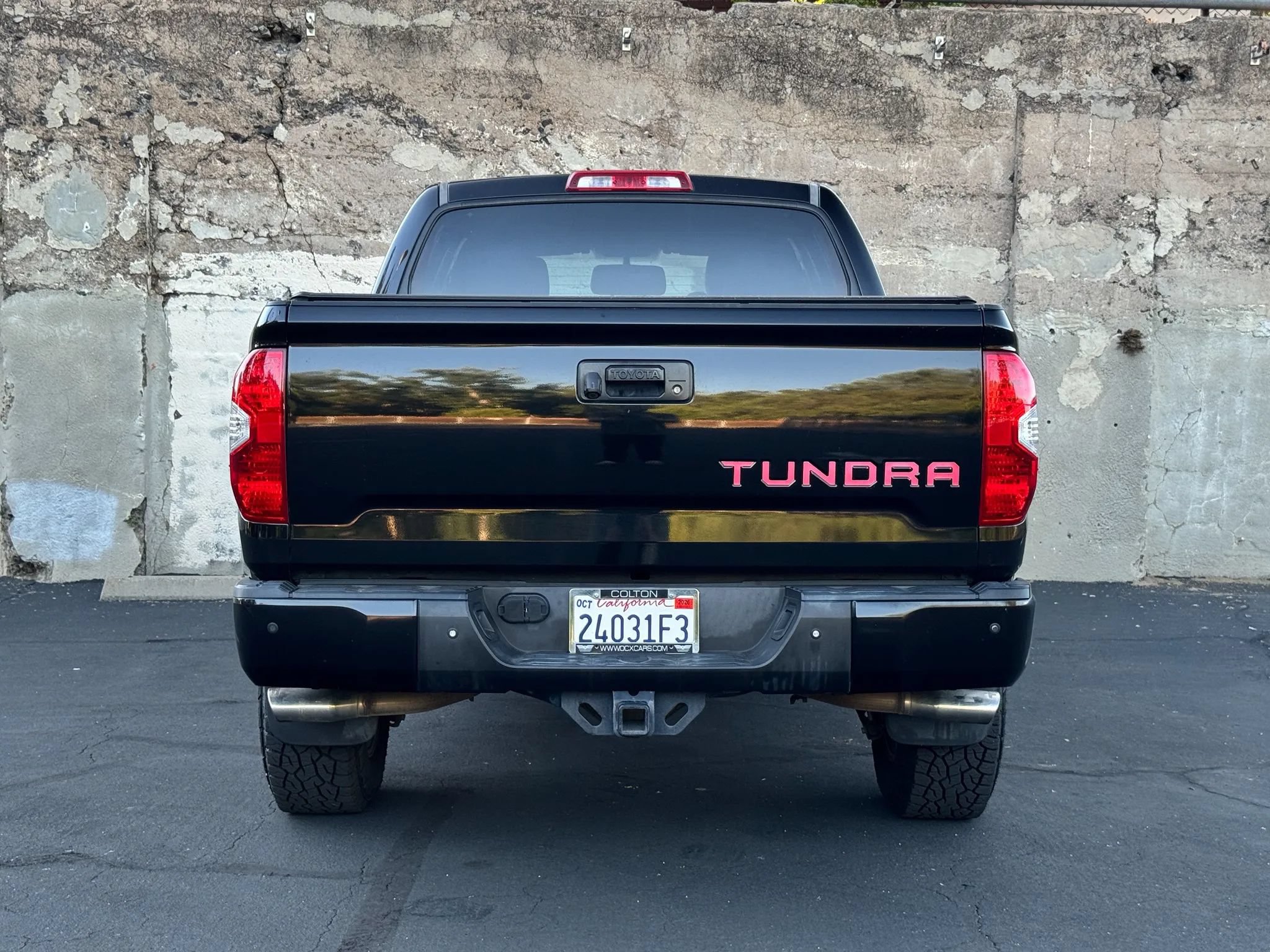 Used 2017 Toyota Tundra Limited w/ Limited Premium Package RWD image 10