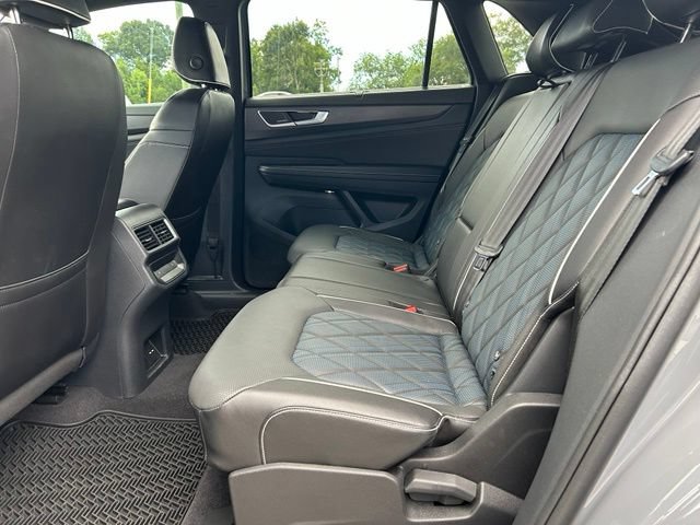 Used 2024 Volkswagen Atlas Cross Sport SEL Premium R-Line AWD/4WD image 14