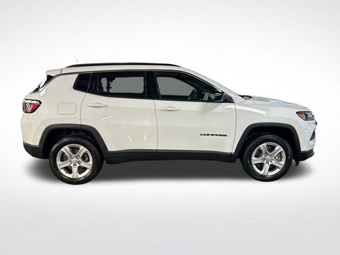 Used 2023 Jeep Compass Latitude w/ Convenience Group AWD/4WD image 7