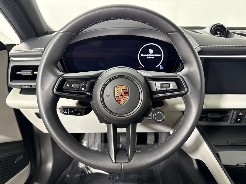 Certified 2025 Porsche Macan Electric RWD image 37