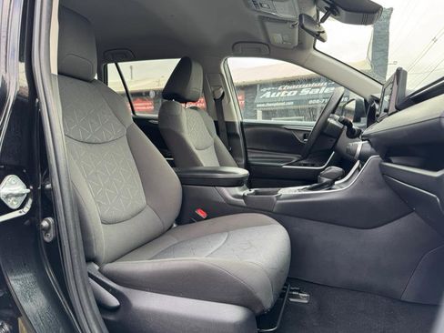 Used 2022 Toyota RAV4 XLE image 22