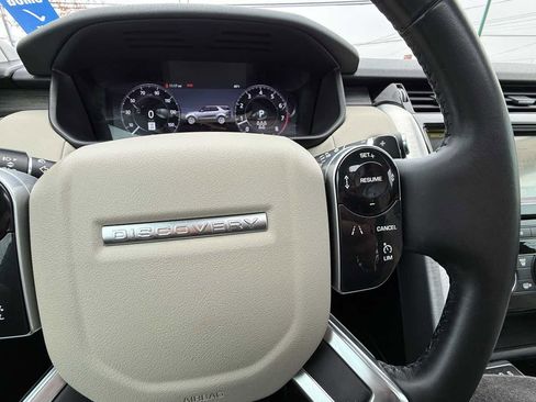 Used 2020 Land Rover Discovery HSE image 24