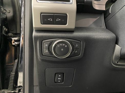 Used 2016 Ford F150 Lariat w/ Equipment Group 502A Luxury AWD/4WD image 22