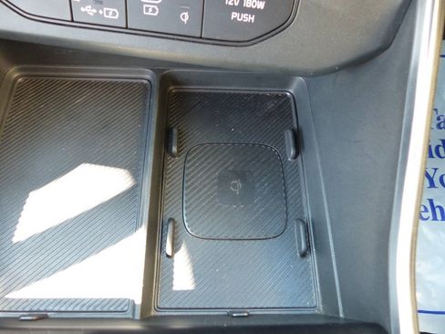 Used 2025 Kia Carnival EX FWD image 40