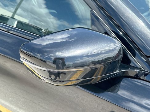 Used 2020 BMW 750i xDrive w/ Executive Package image 13