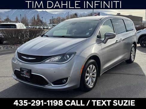 Used 2019 Chrysler Pacifica Touring Plus w/ Advanced Safetytec Group image 5