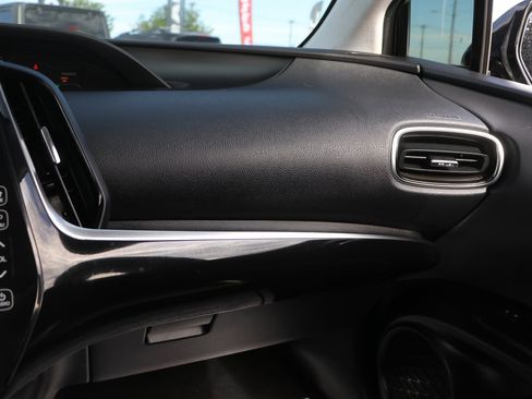Used 2017 Toyota Prius Prime FWD image 27