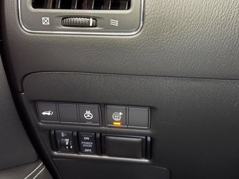 Used 2018 INFINITI QX80 4WD w/ Driver Assistance Package image 32