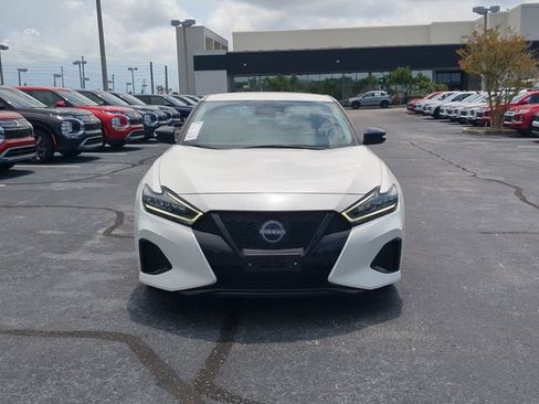 Used 2023 Nissan Maxima SV w/ Floor Mat Group FWD image 3