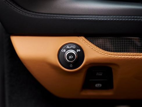 Used 2022 Ferrari F8 Tributo image 69