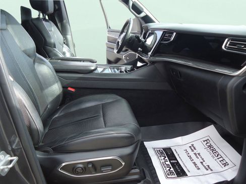 Used 2022 Jeep Wagoneer Series III w/ Premium Group I image 30