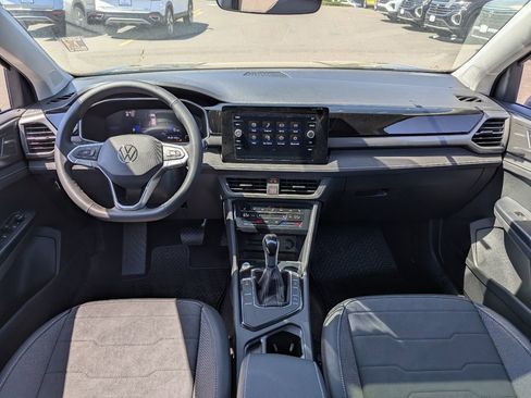New 2026 Volkswagen Taos SE FWD image 24