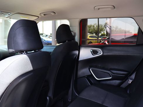 Used 2022 Kia Soul LX w/ Technology Package FWD image 34