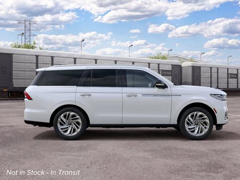 New 2027 Lincoln Navigator Reserve AWD/4WD image 5