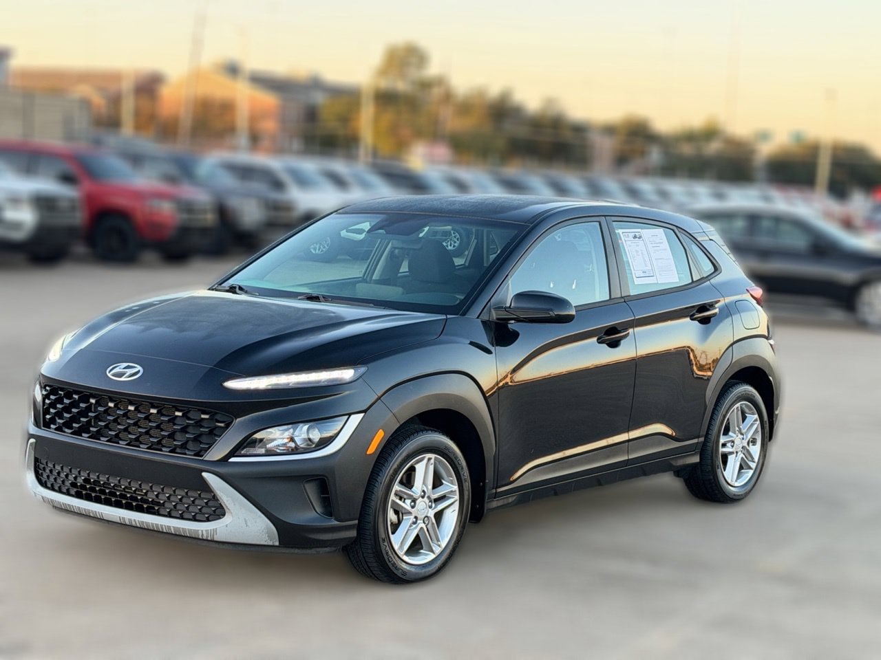 Used 2022 Hyundai Kona SE FWD image 2