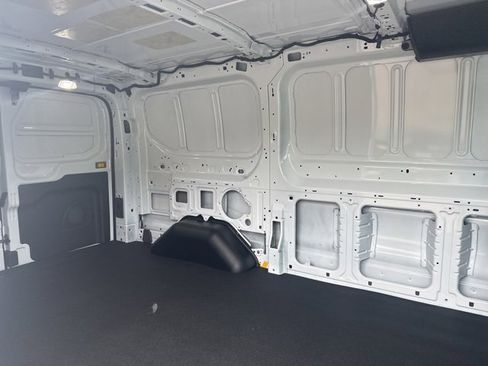 New 2025 Ford Transit 250 Low Roof image 32