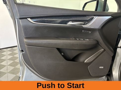 Used 2025 Cadillac XT5 Premium Luxury image 8