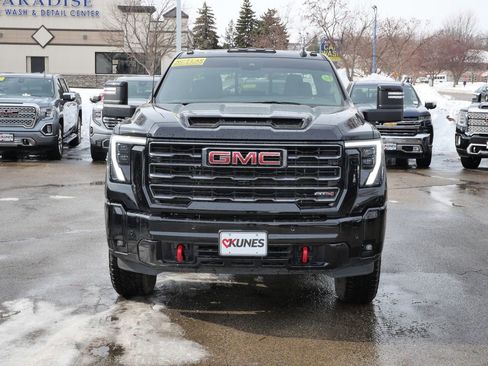 Used 2025 GMC Sierra 2500 AT4 w/ AT4 Premium Plus Package AWD/4WD image 2