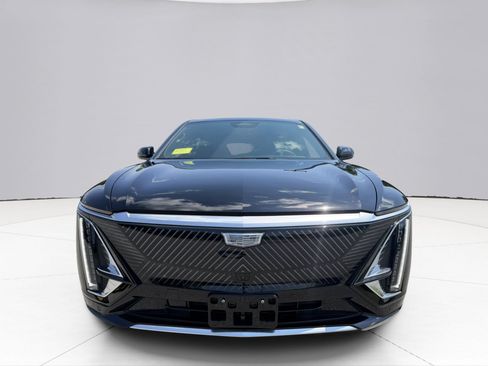 Used 2025 Cadillac Lyriq Luxury AWD/4WD image 16