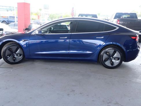 Used 2018 Tesla Model 3 Mid Range RWD image 10