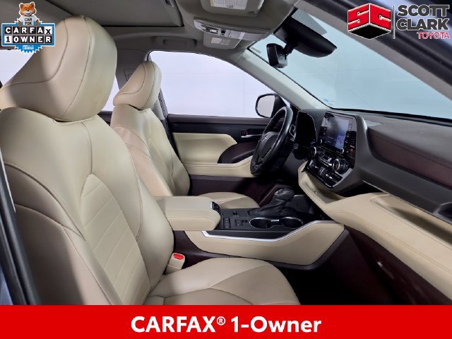 Used 2021 Toyota Highlander XLE FWD image 14
