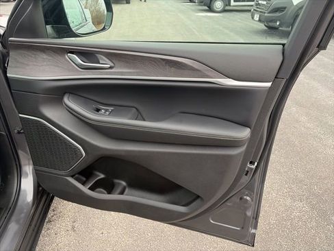 New 2026 Jeep Grand Cherokee Limited w/ Limited Altitude Package image 14