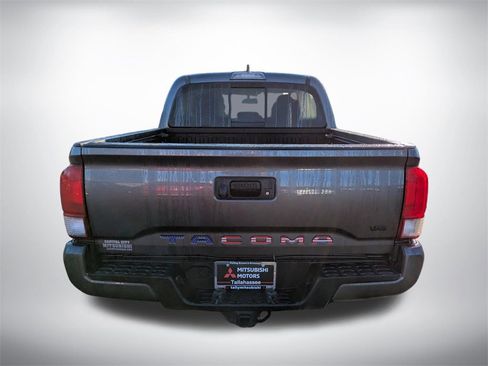 Used 2017 Toyota Tacoma TRD Sport image 5