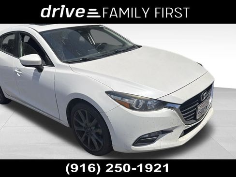Used 2018 MAZDA MAZDA3 Touring FWD image 1