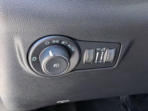 Used 2023 Jeep Compass Latitude AWD/4WD image 14