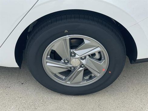 New 2026 Hyundai Elantra SE FWD image 7