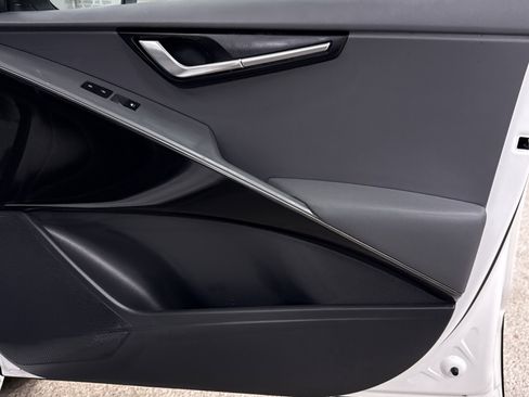 Used 2023 Kia Niro EX image 19