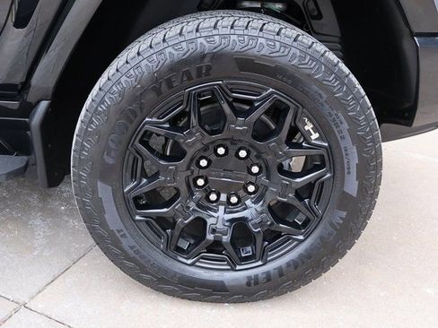 Certified 2025 GMC Hummer EV 2X AWD/4WD image 50