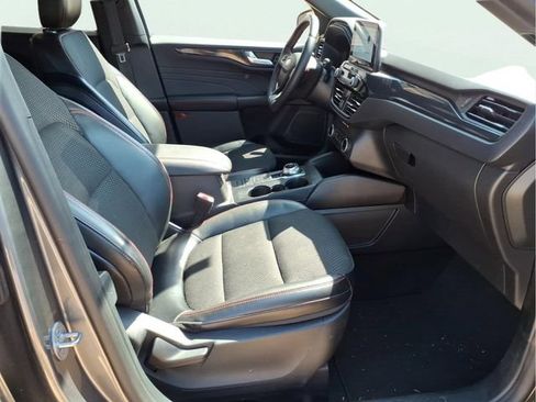 Used 2025 Ford Escape ST-Line Select AWD/4WD image 19