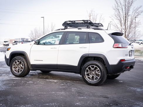 Used 2021 Jeep Cherokee Trailhawk image 10